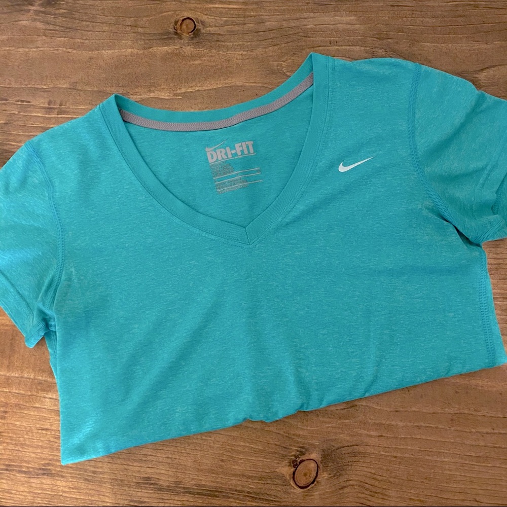 🖤  
Nike Dri Fit Short Sleeve TShirt - M